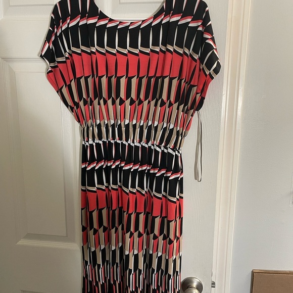 Taylor women’s dress  size 2 - Picture 3 of 5